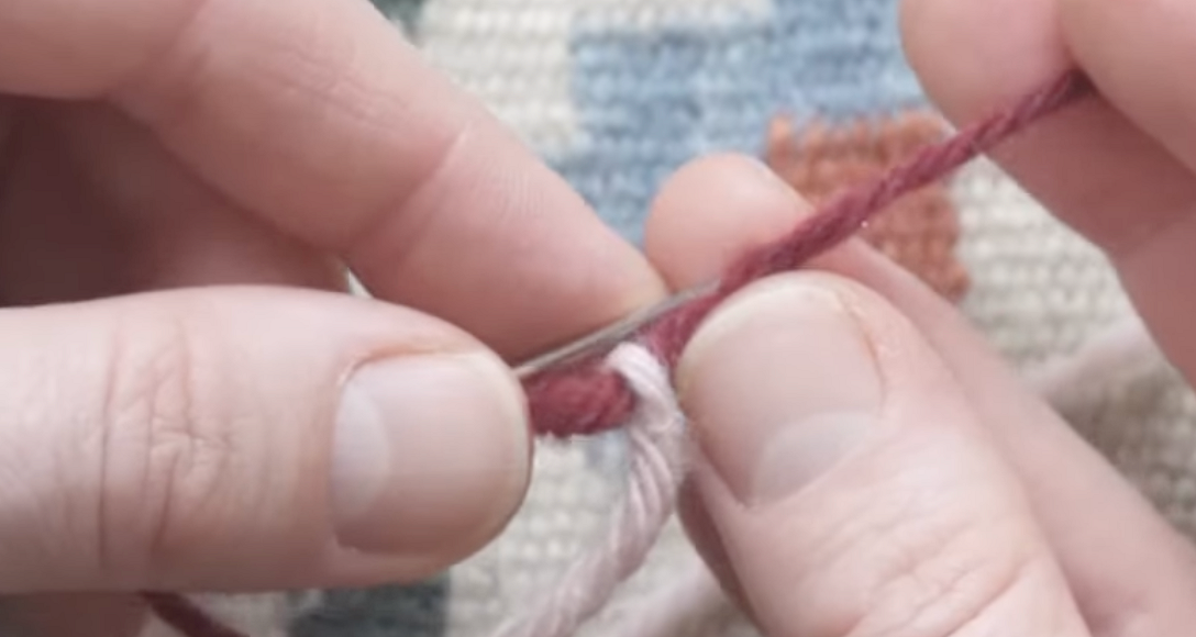 Как соединить обрывки пряжи в единую нить без узелков