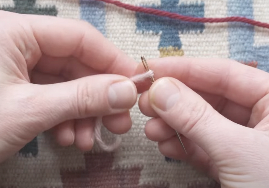 Как соединить обрывки пряжи в единую нить без узелков