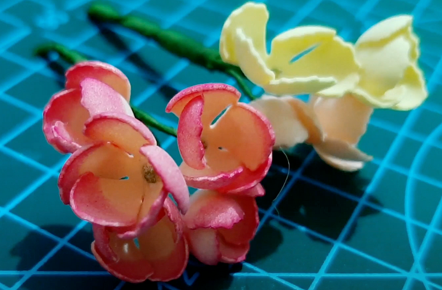 Роза из фоамирана: мастер-класс по изготовлению лепестков