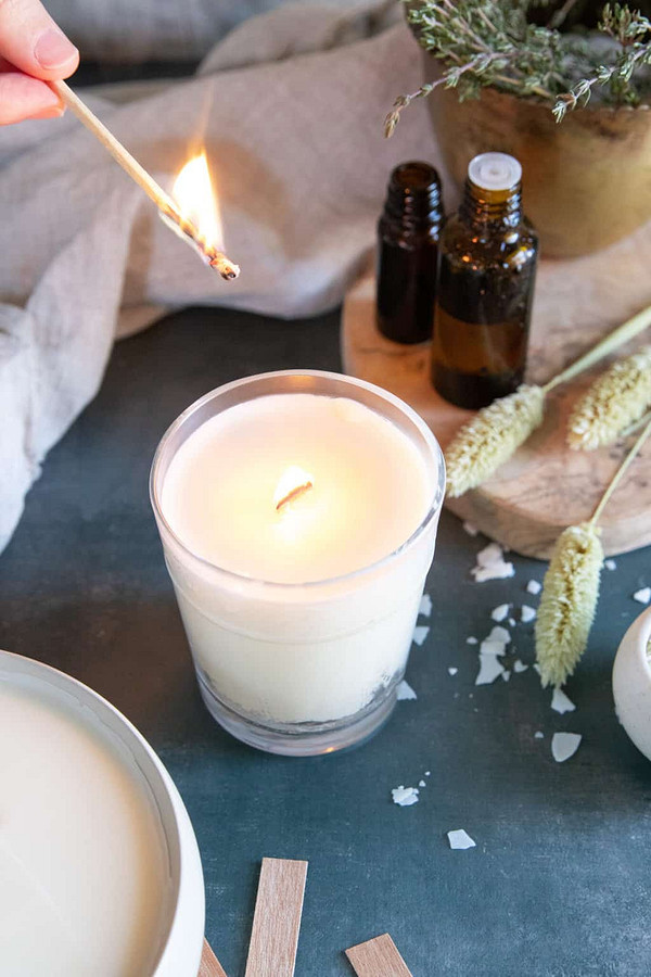 Как сделать свечу из мыла: любопытный лайфхак с фото