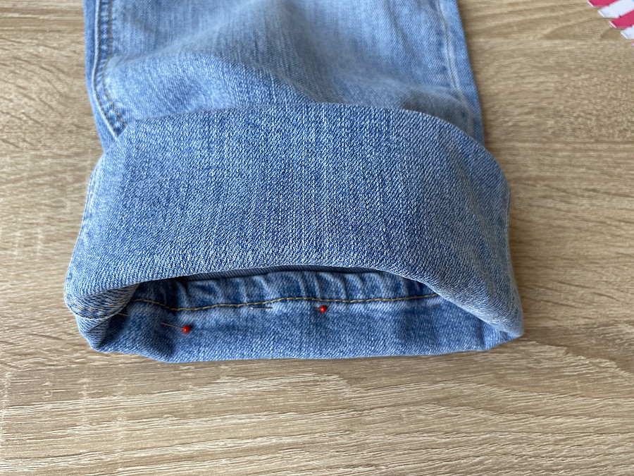 Как подшить джинсы, не обрезая длину брючин: 4 простых способа