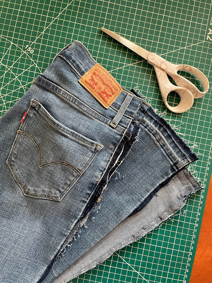 Как переделать узкие джинсы в широкие: простой мастер-класс
