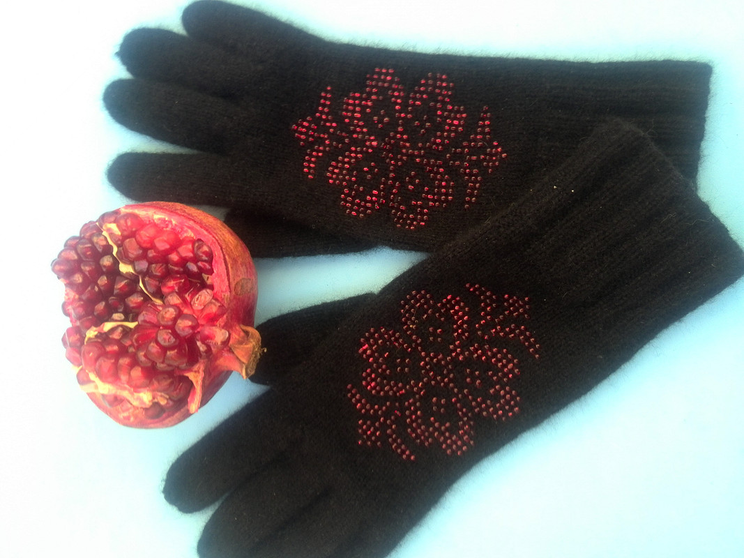 Вязаный комплект: перчатки и палантин от    Светлана Никонова