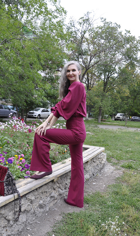 Пурпурно-бордовые блуза и брюки от F0XY