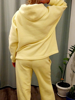 Брючный костюм банановый или...