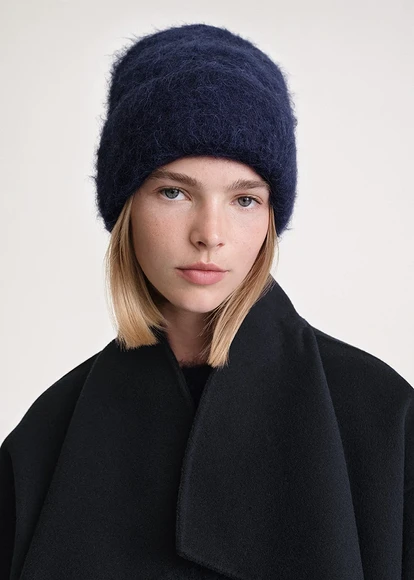 Тренды головных уборов осень-зима свежий обзор модных шапок