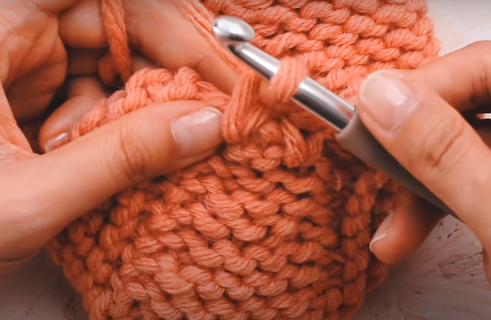 Как научиться вязать: основы техники и схемы вязания крючком для начинающих