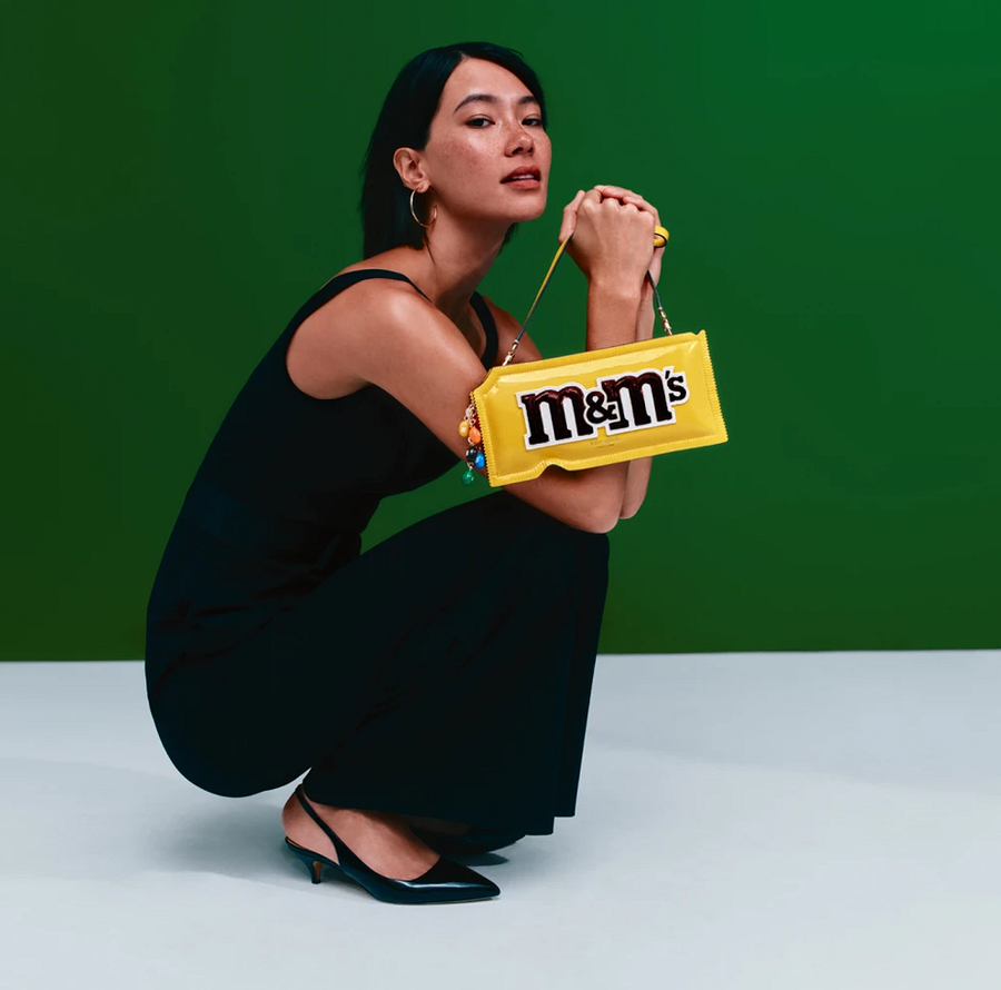 Kate Spade разработал совместную коллекцию с M&M’S