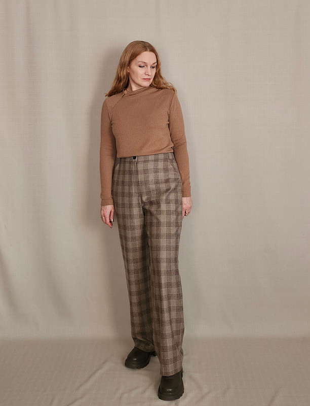Пуловер с молнией и брюки от Elena Leo