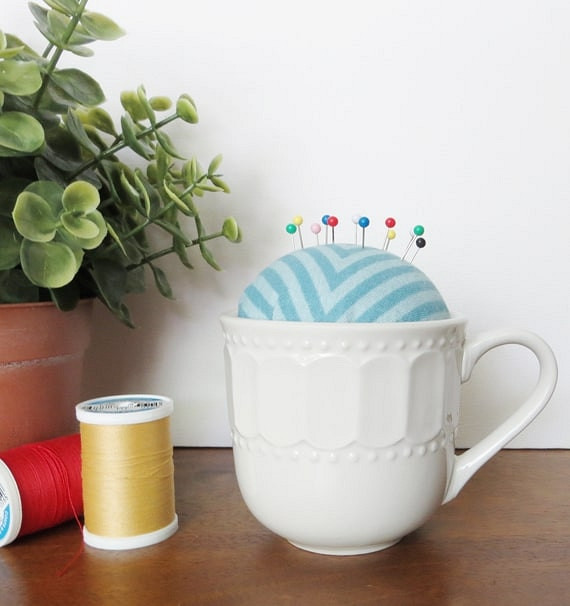 Новая жизнь старых чашек: 12 красивых и оригинальных идей для декора