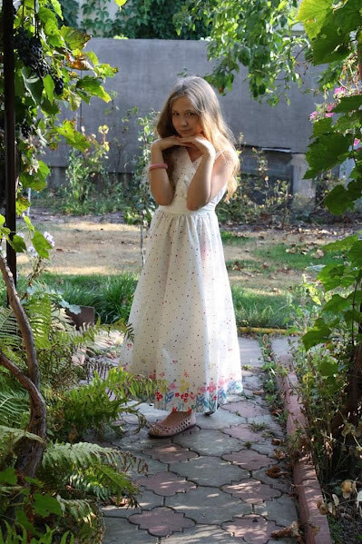 Летнее платье для девочки «Алиса в стране чудес» от Fern13