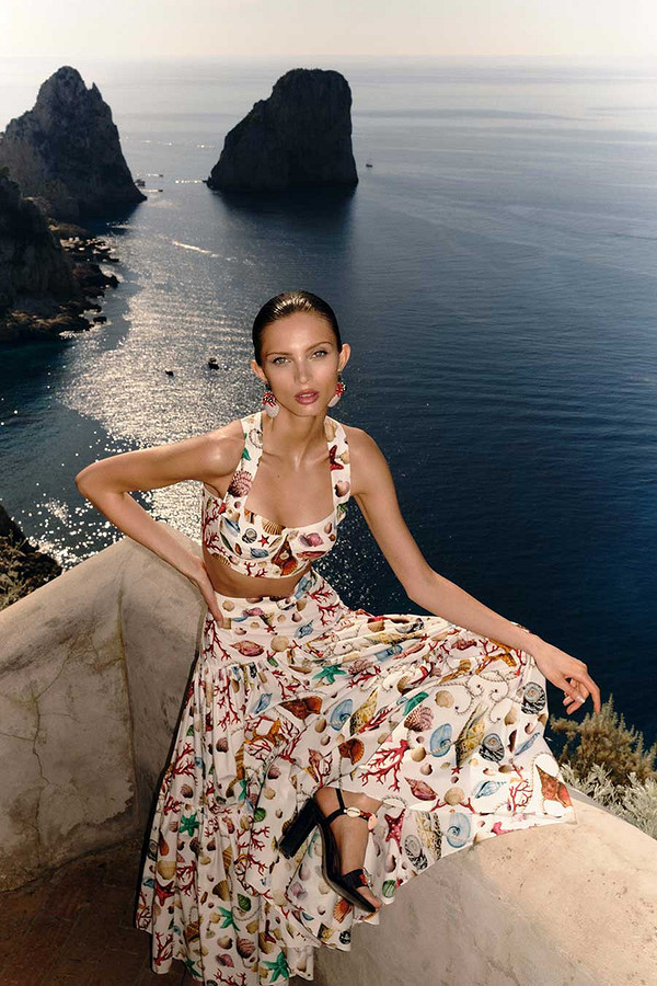 Летняя коллаборация Dolce & Gabbana с Mytheresa была вдохновлена Капри