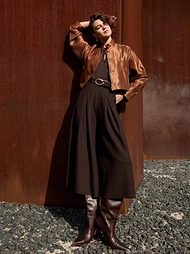 Короткий блузон с воротником-стойкой