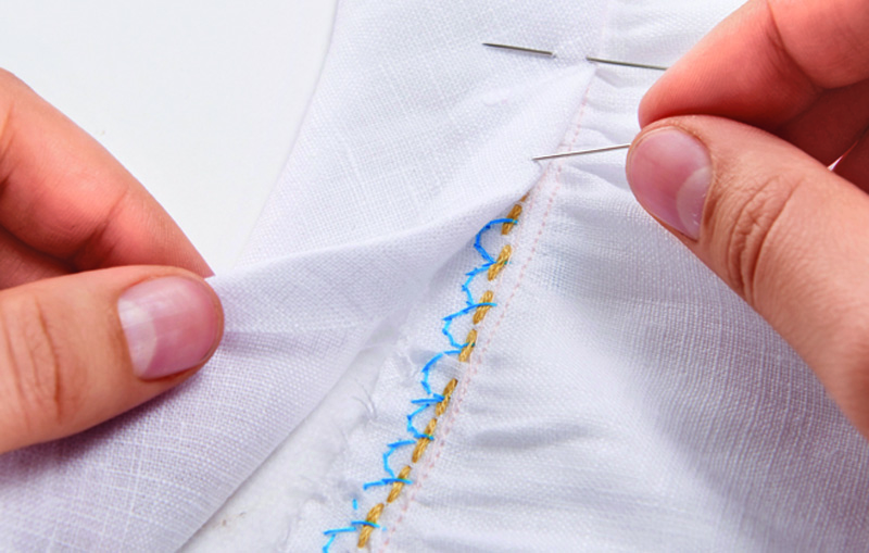 Как украсить блузку вышивкой