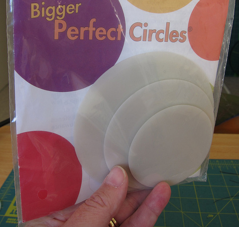 Маленькие хитрости: как сделать идеально ровный круг из ткани