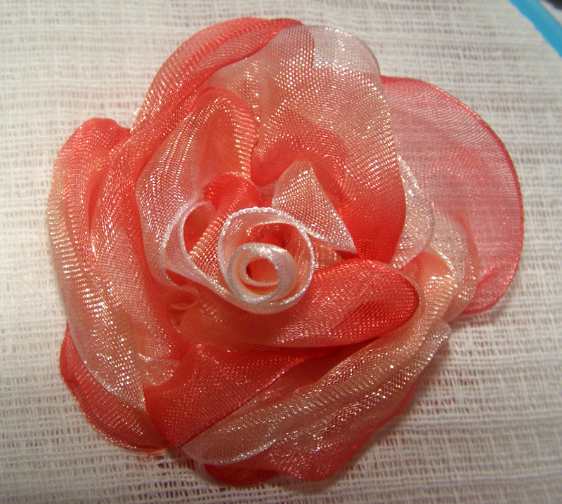 Вышивка атласными лентами: розы