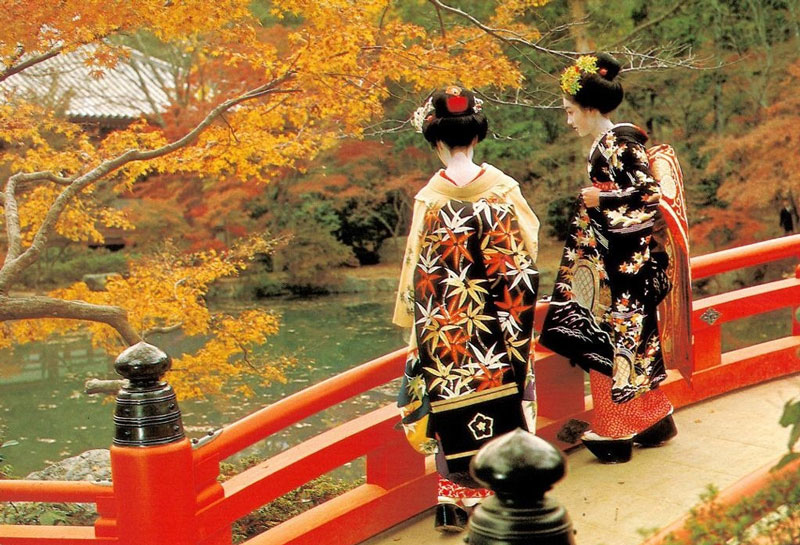 Японский стиль вчера и сегодня: кимоно, пояс оби, плотный шелк дюпон