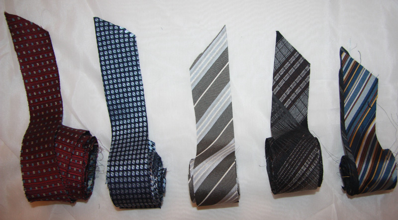 От подиума к поделкам: повторное использование старых галстуков