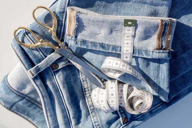Что можно сшить из старых джинсов своими руками: 20 идей с фото
