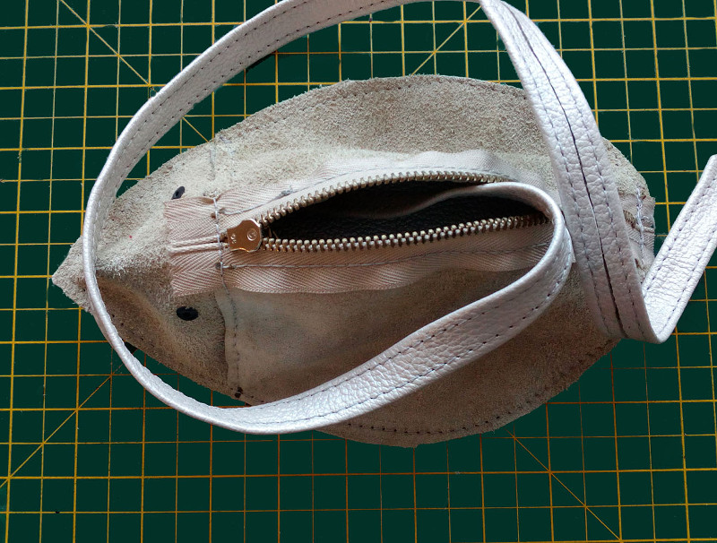 Как сшить сумочку-мышку для юной модницы