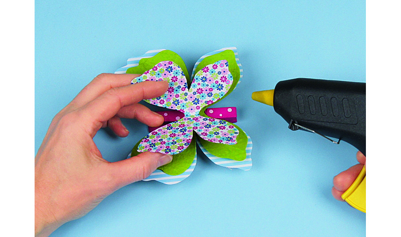 Как сделать декоративных бабочек из бумаги