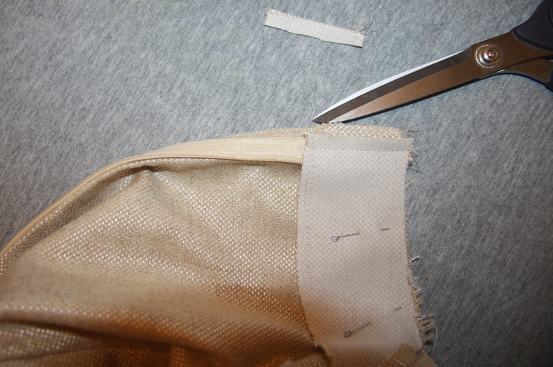 Обработка обтачкой горловины с разрезом в шве