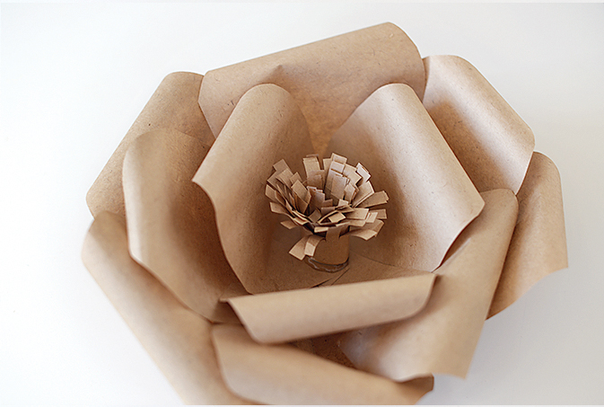 Прованс на веранде: цветы из бумаги