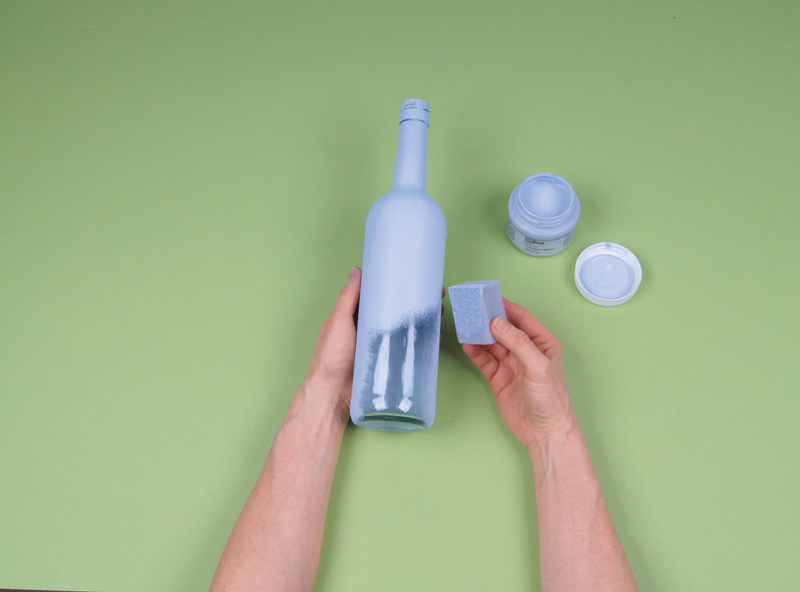Как сделать вазу из бутылки своими руками